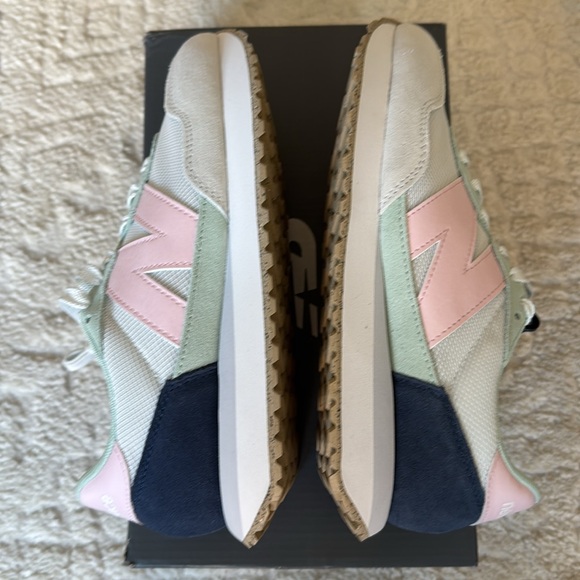 New Balance Women's 237 Retro Sneaker - Picture 8 of 16